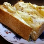 蜜蜂 - 別の日のシナモンバナナトースト150円（パンが厚い）