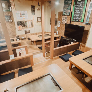 Okonomiyakidokoro Konaya - 掘りごたつ鉄板テーブル4席