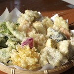 やまびこ - ・自家製野菜ときのこの天ぷら 1,350円/税込