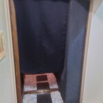 創作ダイニング たべものであそんではいけません - 店内入り口