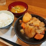 花&花 - 日替わり定食（肉じゃが定食）