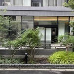 4000 Chinese Restaurant - 都営バス「南青山7丁目」から徒歩約3分、パークアクシス南青山１階