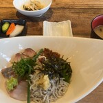 Shirasuya - ３色丼