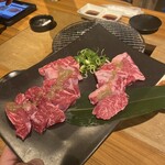 牛舞 ホルモン焼肉酒場 - 