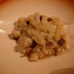 クッチーナ - しかもこれはプリップリなタコだねえ❕
      
      リゾットの柔らかさのなかにある
      プリップリ食感なタコの対比もまた面白い❕