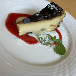 オムライス専門店 イーグル - 季節のベイクドチーズケーキ