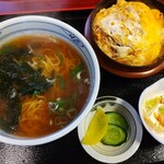 Ojimaya - Aランチ700円　カツ丼＆半ラーメン　冷奴、漬物、コーヒー付き♬