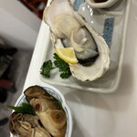 日本酒専門店 ますお - 牡蠣の醤油漬け、生牡蠣