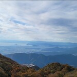 スカイテラス伊吹山 - 展望台から眺めたびわ湖（小さな島は竹生島）