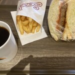 Sando Icchi Kafe Amami - 黒毛和牛メンチカツ、フライドポテト、ホットコーヒー・トリプルセット