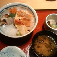 鮨 割烹 福松 三鷹店 - 昼ランチ　福ちらし　1200円のセットです