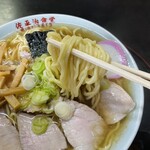 佐平治食堂 - 麺アップ