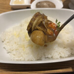 欧風カレー ガヴィアル - シーフードカレー１８５０円。コクとアサリの旨味たっぷりのソースです。初めての辛口で、刺激的でしたが、旨味が打ち勝つ味わいです。