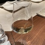 Beef Atelier うしのみや東京 - 2杯目: フランスのジュラの白ワイン