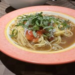 l'ala - 釜揚げしらすとトマトのコンソメペペロンチーノ