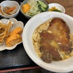 お食事処 わらしべ - ロースカツ玉子とじ