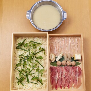 上質な鶏で丁寧に仕込んだ『水炊き』『鶏しゃぶしゃぶ』に舌鼓