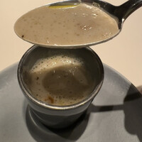 レストラン リューズ - トピナンブールのポタージュ、スプーン上げ