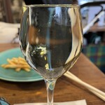 アガリコ 新宿 オリエンタルビストロ - 白ワイン２杯目