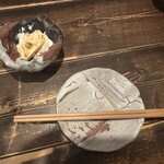 備長焼鳥 トサカ商會 - 付き出しのチーズ豆腐です。