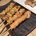 炭火串焼と旬鮮料理の店 炭火焼 炉暖 - とり皮 ぼんじり なんこつ