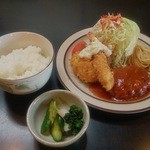 Miraku - Bランチ（ハンバーグ、クリームコロッケ、海老フライ、鶏唐揚げ、ご飯、味噌汁、漬物、珈琲）…800円