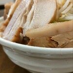 ラーメン ブッダ - 料理写真:2ndインパクト極太麺350g 豚W　野菜ﾏｼﾏｼアブラﾏｼ 2023.11.12