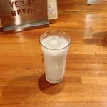 アジアンダイニング ダリマ - 今回の無料サービスのラッシーはプレーン