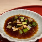 肉屋 田中 - カラシ醤油で