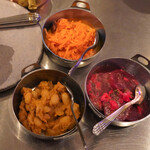 レストラン アルティザン（restaurant Artisan） - 白いんげんビリ辛い、ビーツ、人参