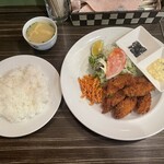 なんじゃろ？ - カキフライランチ（上から）