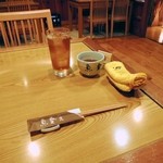 魚登久 - テーブル風景。