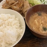 煮込みとお惣菜スタンド ウエトミ - 