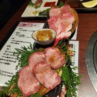 肉匠 牛虎 西中島店 - 焼きしゃぶおろしとタン
