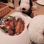 bistro D - お肉お肉がとろとろで、やわらか～い！
      これ、量が少なく見えるけど、お皿が大きいです。
      