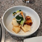 三味園 - キムチ盛合せ