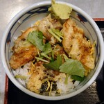 地魚酒場 魚八商店 - 令和5年11月
ランチタイム(11:30〜)
うな天丼(うどん、漬けもの付) 税込600円