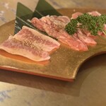 Kokusankuroge Wagyuu Kenkou Bishoku Yakiniku Tomochan - 