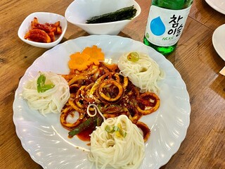 まる飯 - ピリ辛イカ炒めそうめんまぜ　1380円
ピリ辛イカ炒め　980円