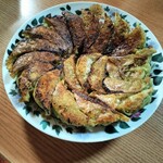 手包餃子 餃 - 焼き過ぎに見えますがカリカリで美味しかった～