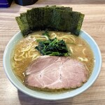 ラーメン 清水家 - ラーメン850円麺硬め。海苔増し130円。