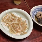 親爺 - 白エビ唐揚げヽ(´o｀
            
            白エビはやっぱりコレ！
            
            ココ　ちゃんとヒゲ取ってある。
            
            
            