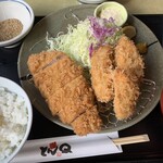 とんかつ とんQ - 大和豚のロースカツと牡蠣フライ定食