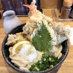 情熱うどん わらく - 