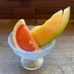 Cafe CoCo - サービスでいただいたフルーツ