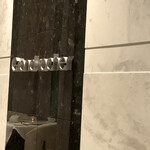 Grand rocher - 内観(入口の店名ロゴ)