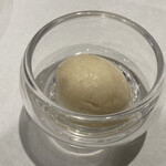 Grand rocher - デザート1品目(リンゴを加えられたアイスクリーム)