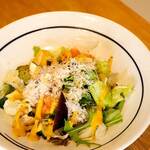 CRAFTBEER&PIZZA 100K - ゴロゴロ野菜の温サラダ