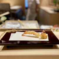 渋谷 天婦羅 ふじもと - 車海老　頭には味噌もたっぷり