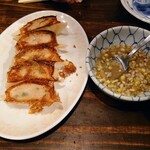 餃子の太志 - 令和5年11月
営業時間(17:00〜)
ネギ塩餃子5個 税込528円